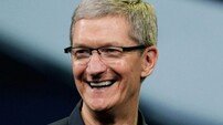 애플 CEO 팀 쿡, 공식적으로 커밍아웃…“난 동성애자 신이 주신 선물” 