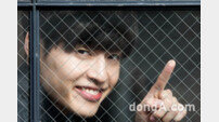 [인터뷰] 강하늘, 흔들리지 않고 피는 꽃이 어디 있으랴