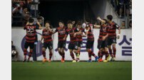 [사커토픽] 포항, 전북전 3-0 비결은 ‘중원의 힘’