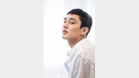 [인터뷰] 유아인 “내 팬, 의리와 우정이 있는 사람들…끝까지 함께”