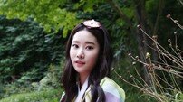 [동아포토+}멜로디데이 차희 ‘단아한 한복자태’