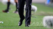 [사커토픽] “수비수도 공격 가담” 최용수 감독의 숫자싸움