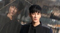 [인터뷰②] ‘태후’ 임중사 안보현이 밝힌 송중기-진구-송혜교