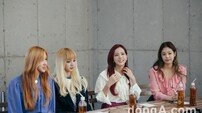 [인터뷰] 블랙핑크, 카리스마 걸그룹과 수줍은 소녀의 사이