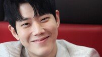 [DA:인터뷰] ‘김과장’→‘수트너’…동하 “연기 칭찬, 행복하다”
