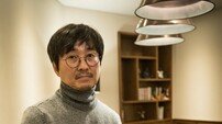 [DA:인터뷰①] ‘기억의 밤’ 장항준 감독 “‘문재인 미국 방문’, 박근혜 탄핵 전 쓴 지문”