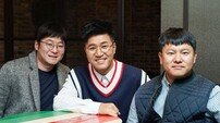 [DA:인터뷰③] ‘뇌피셜’ PD들 “김종민, 유재석과 다른 매력…단독 MC 무리 없어”