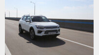 [원성열 기자의 CAR & TRACK] 묵직한 주행 감성…중형 SUV 뺨치네