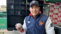 [베이스볼 피플] ‘11년 만의 개막 엔트리’ 강지광을 기다린 감격의 첫 승