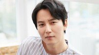 [DA:인터뷰③] ‘열혈사제’ 김남길 “게을러 SNS 못해…휴대폰, 전화·문자만”
