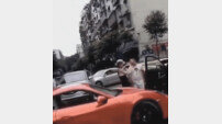  “감히 포르쉐를 막아?”… 女운전자, 상대차주 뺨 때려 '뭇매' 