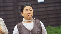 [DA:인터뷰] 이정은 “‘기생충’→‘동백꽃’, 배우로서 천운…부담 이미 시작”