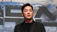 [DA:이슈] 해명했지만 여전히 ‘시끌’…하정우 차기작은 어쩌나 