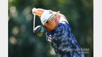 임성재 27홀서 11타 줄이고 공동 8위 도약·1위… 셰플러와 6타 차