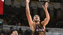 ‘마레이 23점·21R’ LG, 2연승으로 단독 3위…가스공사 8연패 [현장리뷰]