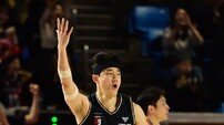 최성원, 지난 시즌 홈 구장에서 터뜨리는 3점슛 [포토]