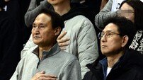 경기장을 찾은 안준호 농구국가대표 감독! [포토]