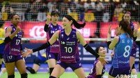 김연경 중심으로 3-0승리한 흥국생명 [포토]