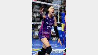 ‘여자부 최초 PS 800득점 도전’ 올봄 새 역사 쓸 ‘배구여제’ 김연경