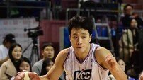 6강 PO 1·2차전 맹활약 KCC 허웅…전창진 감독과 개별미팅서 한 약속 실천! 