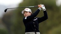 ‘코스 레코드’ 8언더파 몰아친 임진희, 단숨에 우승 경쟁 가세
