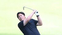 김진수, 프로 같은 스윙 [포토]