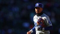 ‘LA 다저스 아다메스 영입 없다?’ 베츠 또 SS 나서나