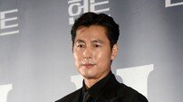 논란의 정우성, 청룡영화상 등장 “아들에 대한 책임 다할 것” 