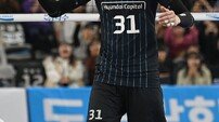 ‘시즌 한 경기 최다 블로킹 19개’ 현대캐피탈, V-클래식 매치 3연승…삼성화재 그로즈다노프는 첫 트리플 크라운