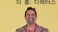 타셈 감독, 동화 같은 웃음