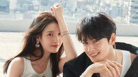 차은우x아이유, 이 조합 실화냐…비현실적 투샷에 시선 집중 [DA★]