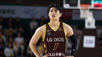 전성현 이탈한 시점에 복귀해 2경기에서 3점포 8방 꽂은 LG 유기상…조상현 감독 “100% 만족, 몸 잘 만들었다” 칭찬