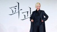 어서와, ‘60대 女킬러’는 처음이지?…‘파과’ 이혜영만 가능한 전무후무 여캐 탄생