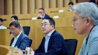 구광모 LG 회장 “변화는 선택 아닌 필수”
