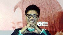 정경호 ‘느낌있는 AI 포즈~’