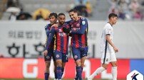 7전8기 끝에 시즌 첫 승 신고한 수원FC…사령탑은 外人들을 믿는다!