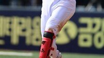 ‘나성범 종아리 부상’ 완전체 또다시 미룬 KIA …중심 타선은 결국 돌고 돌아 다시 김도영-최형우