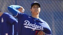 ‘이도류’ 오타니가 돌아온다…“타자 상대한다. 불펜에서 153㎞까지”