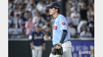 ‘7월 세이브율 100%’ 선두 빼앗은 김원중…롯데, 첫 프랜차이즈 구원왕 배출 기대감
