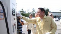 최대호 안양시장, 전기버스 충전소·스마트 버스정류장 점검하며 친환경 교통 강화