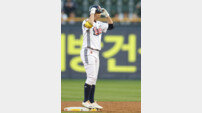 [SD 잠실 라이브] “더 많은 역사에 이름 남기겠다” 두산 정수빈, 베어스 프랜차이즈 최다 1795경기 출전 신기록