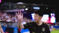 ‘MLS 첫 골’ 손흥민의 행복 축구 [포토]