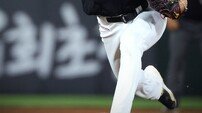 경기당 0.75점 받다 7점 업고 던진 고영표, 아홉수 깨고 10승 달성…KT 공동 4위 올린 특급 피칭 [SD 사직 스타]