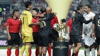 [SD 상암 라이브] 축구팬들을 위한 최고의 ‘종합선물세트’…어디서도 볼 수 없는 최고의 스타들의 무대, 가을밤 수놓았다