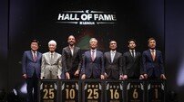 한국축구 빛낸 별들이 한자리에…김병지·김주성·데얀·故 유상철과 김호 감독, 정몽준 회장 ‘K리그 명예의전당’ 헌액