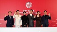 [BIFF]‘어쩔수가없다’ 감개무량 부산 상륙…박찬욱·이병헌 “개막작 선정 설레”(종합)