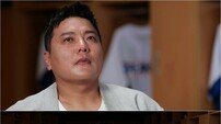 ‘최강야구’ 김태균, 한화 이글스팬에게 눈물의 사죄