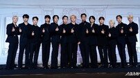 세븐틴, 1년 만에 美 LA 귀환…도시 전역 ‘캐럿’으로 물들인다