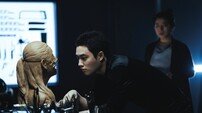 조각당한 지창욱vs조각가 도경수…‘조각도시’ 1차 스틸 공개