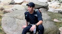 김수현, 사생활 의혹 반박→홀로 등산 “마음 다잡는 중”